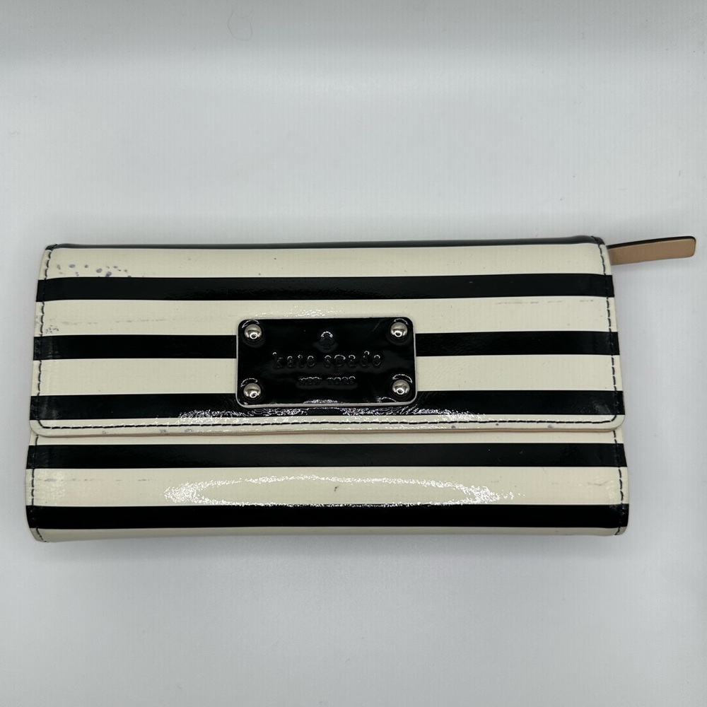 KATE SPADE ♠️ Patent Black and White Striped Wallet